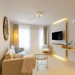 2 Delux Bedrooms Central&pool&beach Appartement *