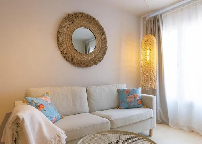 2 Delux Bedrooms Central&pool&beach *