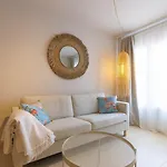 2 Delux Bedrooms Central&pool&beach *